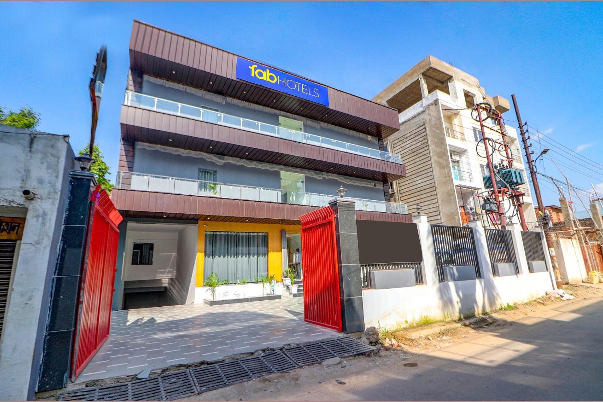 Fabhotel Premium Kashi Hotel 3*