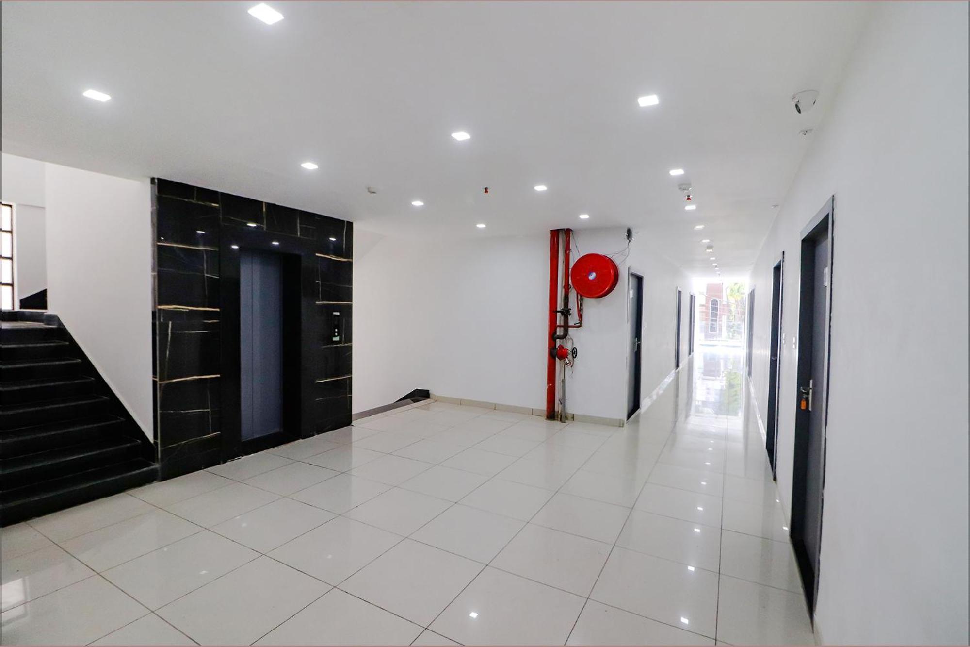 Hotel Fabhotel Premium Kashi 3*