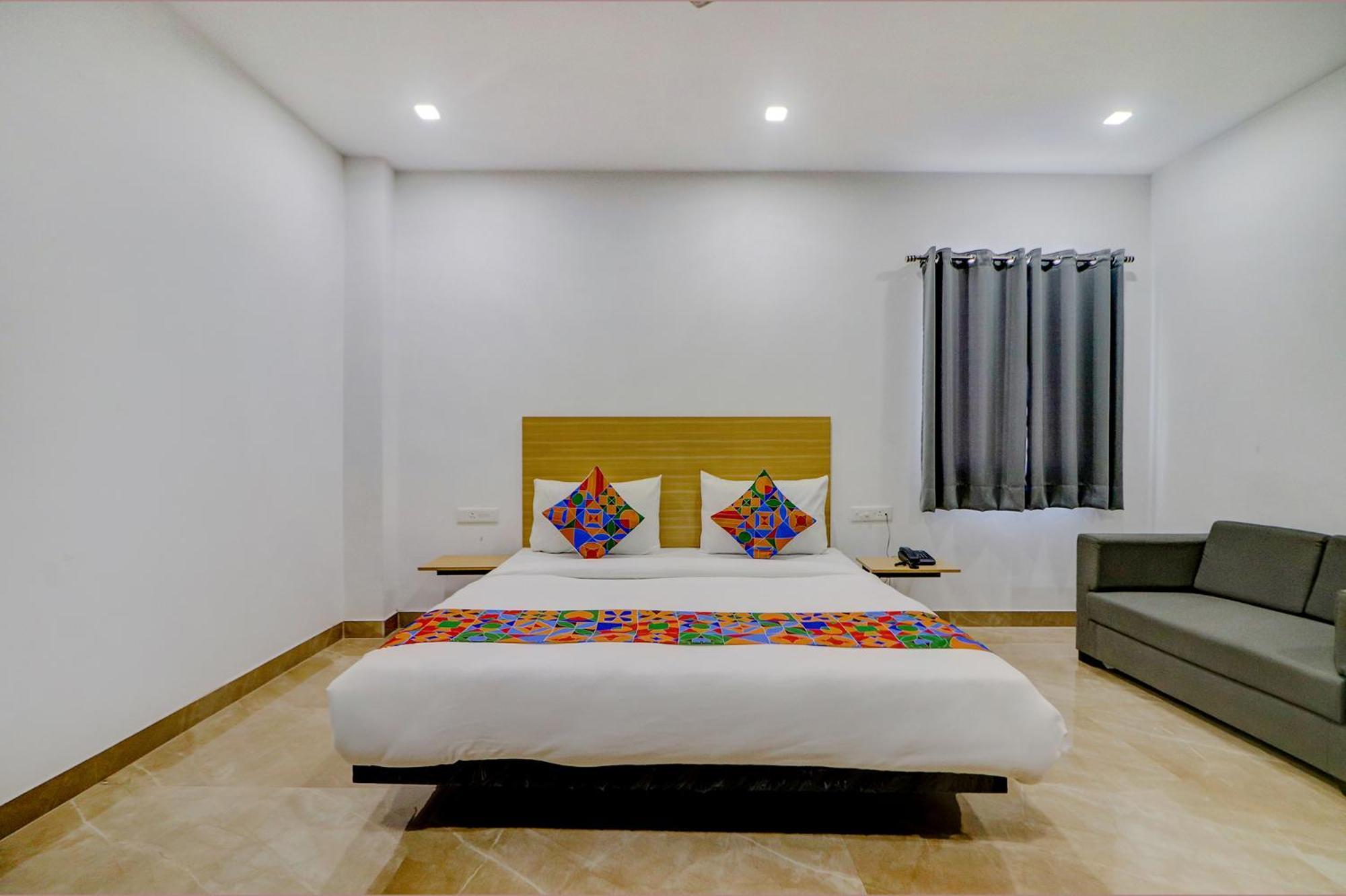 Fabhotel Premium Kashi 3*